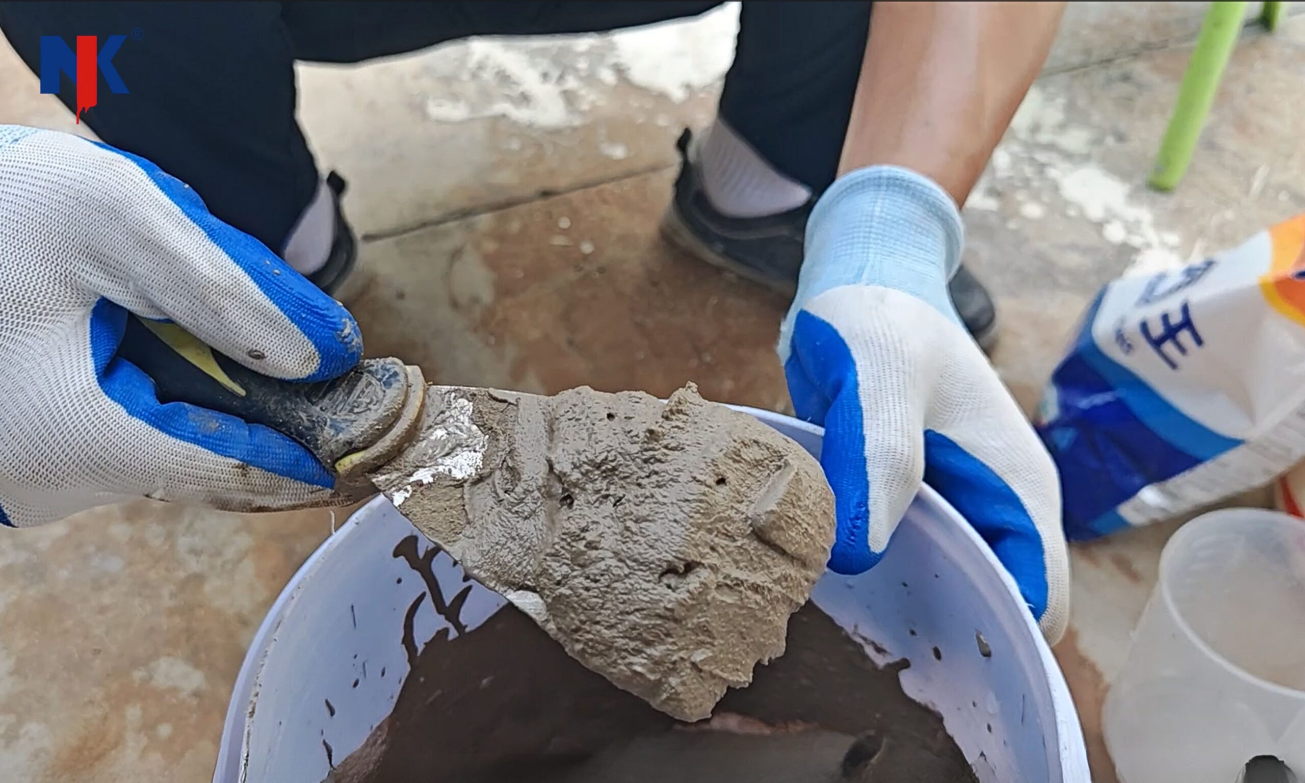 Vữa đông kết nhanh là gì